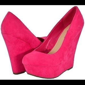 Breckelle's Pink Wedge Size 8